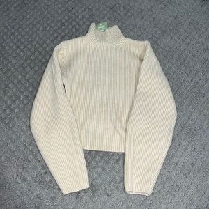 NEVER WORN!! Collared H&M sweater